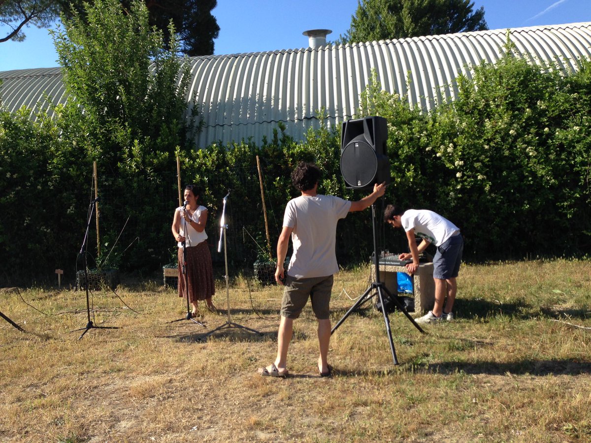 eigenLab_Pisa's tweet image. Manca poco per Tra Mura e Canne: esplorazione di un #orto urbano con grigliata e #musica folk dal vivo!
#autoproduzione #cibo #alimentazione