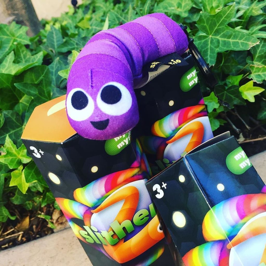 BonkersToys's tweet photo. Soon you'll be able to take your slither to go with these Bendable Blind Box Backpack Clips! #slitherselfie #slith… https://t.co/upPMqpdJra https://t.co/AiLxB7g7hV