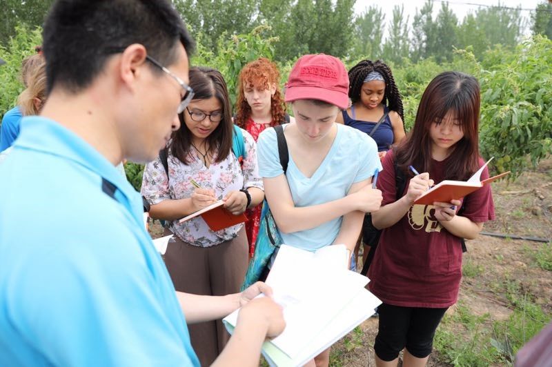 HLuceFdn's tweet photo. 10 @Beloit_College students studied geography & culture in the Yellow River basin of China as part of a course supported by #LIASEprogram https://t.co/BScs789obM