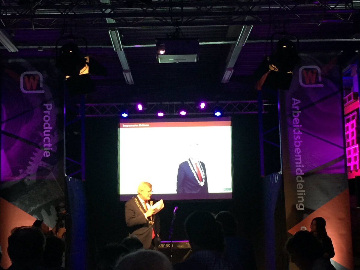 SanderJongsma2's tweet photo. Grand opening bij @Werkmakelaars door burgemeester @AndriesHeidema https://t.co/O4jgcNI1ZL
