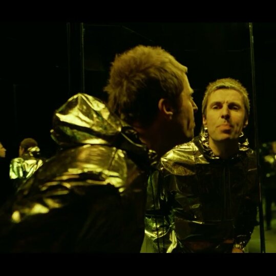 Bakalan keren nih album "as you were"
youtu.be/YdJc7-ZEuT0  wall of glass