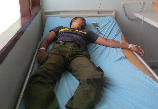 AtjehCyberCom's tweet photo. Amankan Penjual Mie di Siang Hari, Dua Anggota WH Dipukul Warga https://t.co/NRrX82n9D3 https://t.co/BydwHqA9UU