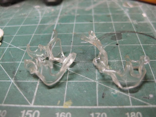 Naaga 炎エフェクトの自作 透明プラ板をぎざぎざに切ってバーナーの火に軽く何度かくぐらせました ガスバーナではコントロールが難しいですが電気コンロやヒートガン 或いはオーブン等の方が狙った形にしやすいかも Naaga 炎エフェクトの自作 透明プラ板をぎざぎざに切ってバーナーの火に軽く何度かくぐらせました ガスバーナではコントロールが難しいですが電気コンロやヒートガン 或いはオーブン等の方が狙った形にしやすいかも