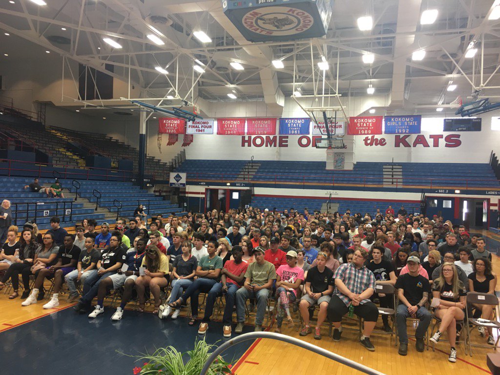 Kats_Principal's tweet photo. KHS graduation practice!! One more day! #wearethekats https://t.co/KtL8YDiBjB