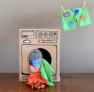 ecodecomob's tweet photo. #diy con #juguetesdecartón. Los niños reciclan, desarrollan su imaginación y se divierten creando y construyendo. https://t.co/eo59UsRhFF https://t.co/h3MdrrBM35