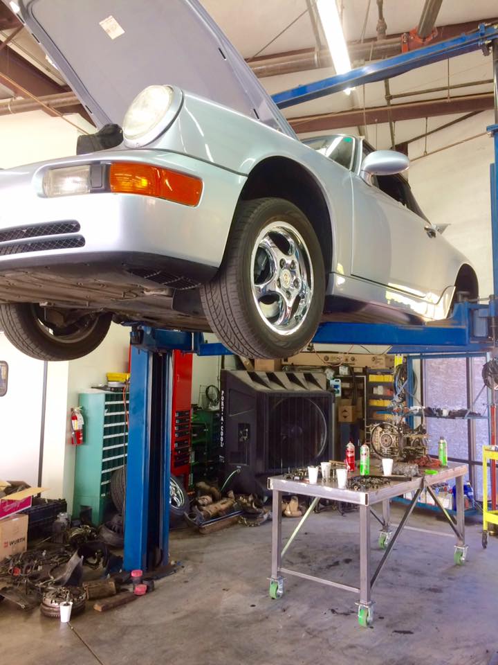 SunValleyImport's tweet image. At SVI we treat your car with respect... after we take it apart. Meet Derek, our Porsche expert resealing a 1992 Porsche 911.