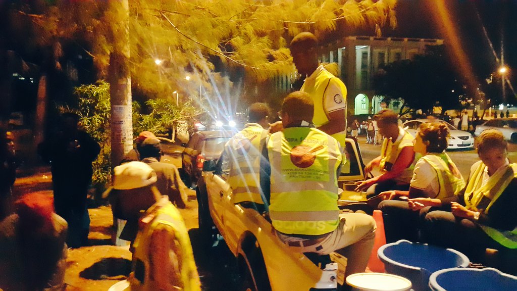 GShapersMaputo's tweet photo. Ajudar ao próximo faz parte do ser humano. Inspirador o trabalho do https://t.co/UFAiLWqn7X #makobo que distribui sopa aos que precisam. https://t.co/enQ7dVEgmb