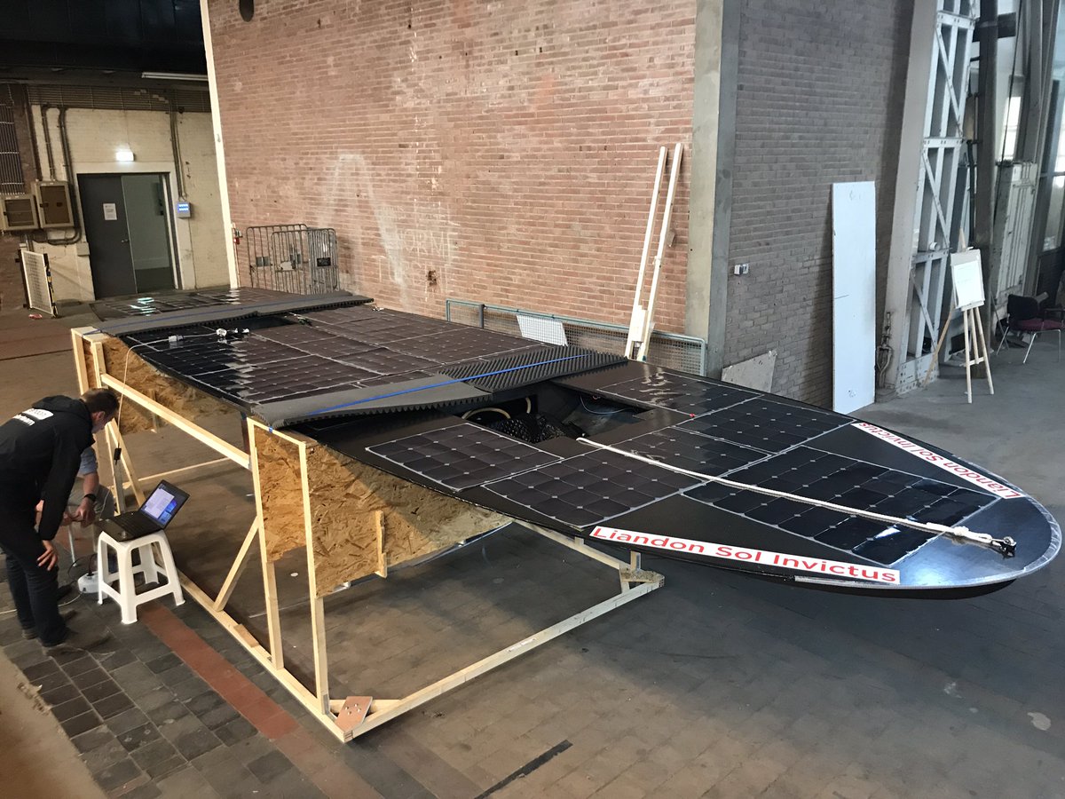 LiandonSolar's tweet photo. Tijd om na het @NKzonnebootrace verder te klussen aan de boot en alle beschikbare data uit te lezen! #Liandon #Solarboat https://t.co/8h1k8rwaOx