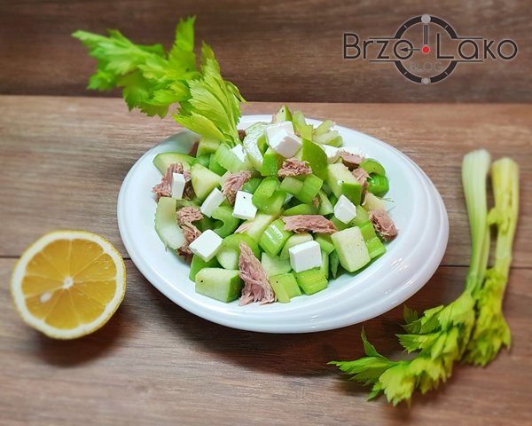 brzoilako's tweet photo. Osvežavajuća obrok salata https://t.co/mETLSP8MmA
#celer, #jabuka, #tuna, #mladisir, #salata, #osvezenje #zdravo #obrok #brzoilako
#recept https://t.co/7he58mBwyn