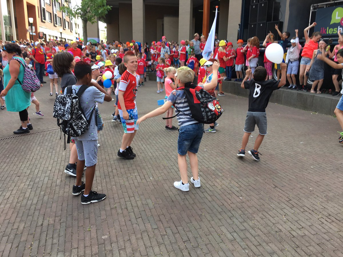 Dag 4 alweer van de @Avond4daagseR . Ff de jeugd opwarmen 😎😎😎<a href="/rtvridderkerk/">RTV Ridderkerk</a> <a href="/SERRidderkerk/">SER Ridderkerk</a>