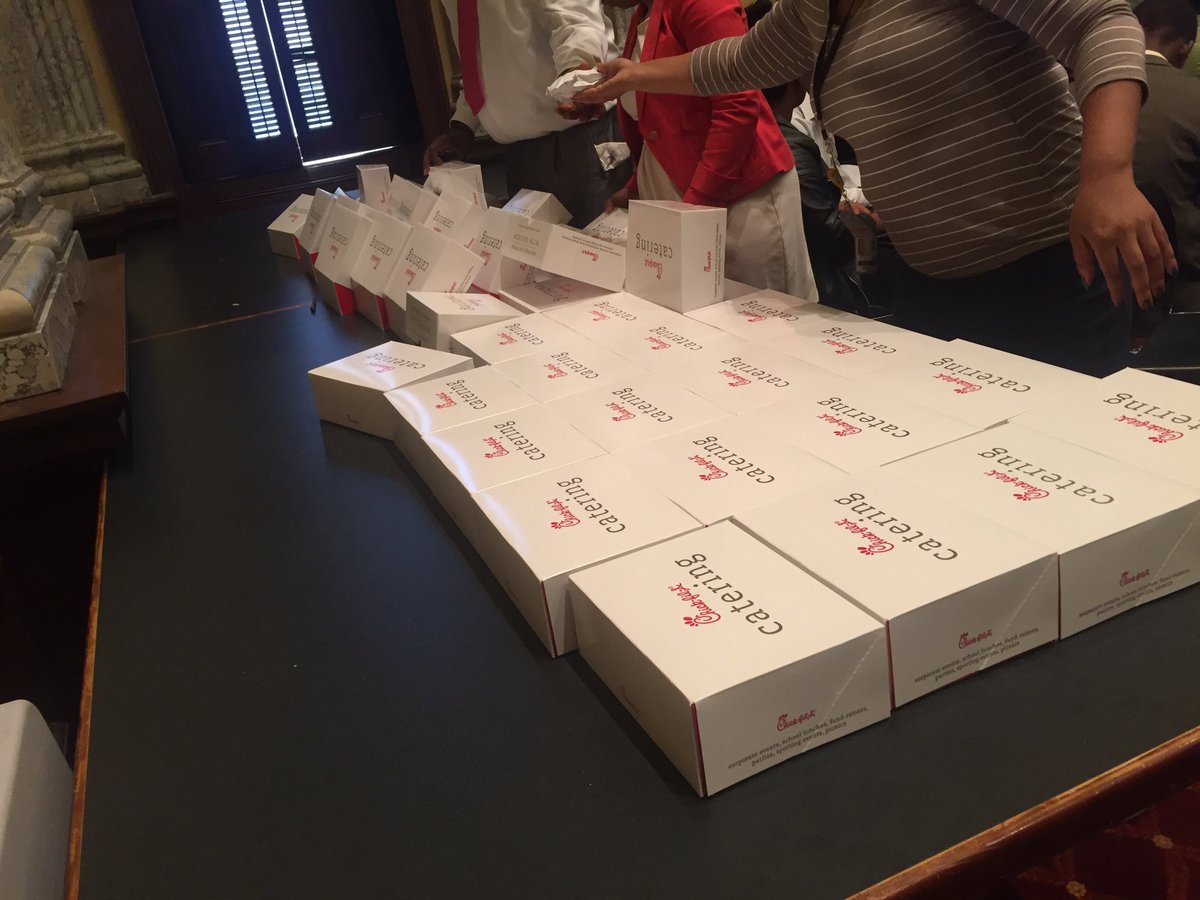 ESTEAAM2's tweet image. Lunch time