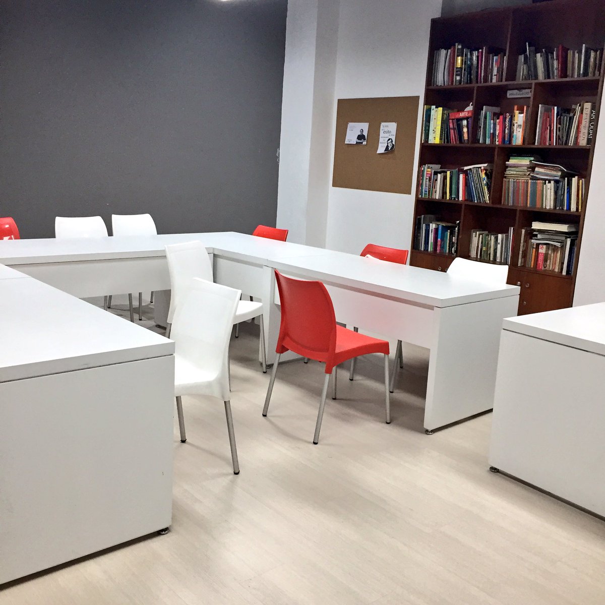 datalat's tweet photo. Preparando el taller de diseño de proyectos cívicos con #datos #civictech #Quito #Ecuador #empoderamiento #datalateando en @MediaLabUIO https://t.co/6E4HOStnb8