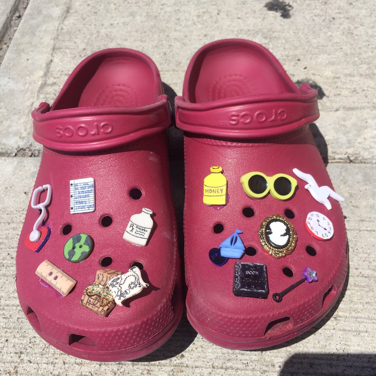 getawaysecrets's tweet photo. my feet are basically happy ☺️😉 (crocs edition) @JacobWhitesides https://t.co/2pdrQ4YdcF