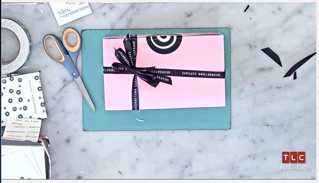 GTownCupcake's tweet photo. So much fun watching LIVE gift-wrapping on the #PackingCam!!! So pretty! https://t.co/c84N15DmKn #PackingCam https://t.co/2r9DYpzCgL