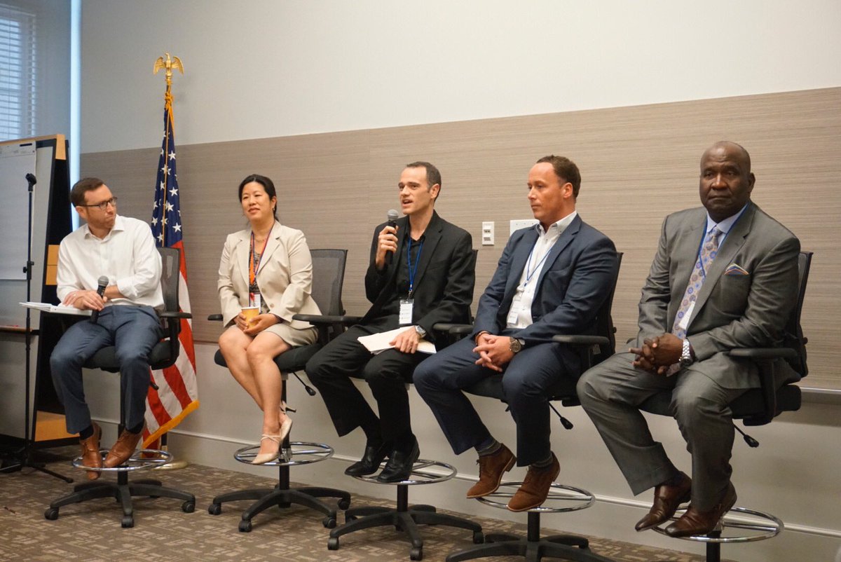 Authorium_CI's tweet photo. The coming of #Autonomousvehicles panel #bridgesf2017 https://t.co/vNVv542qEY