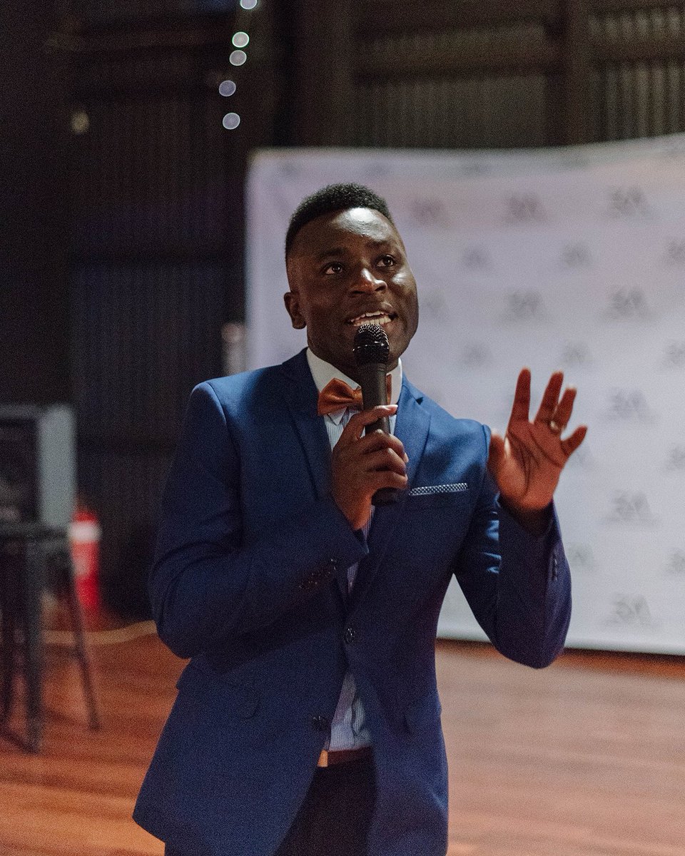 EZZAY86's tweet photo. The sky is not the limit, there are footprints on the moon! 
https://t.co/7Dn8y0Kels 

#tbt #booklaunch #HighSchoolSpeaker #youthspeaker https://t.co/Tcz1jQVRDN