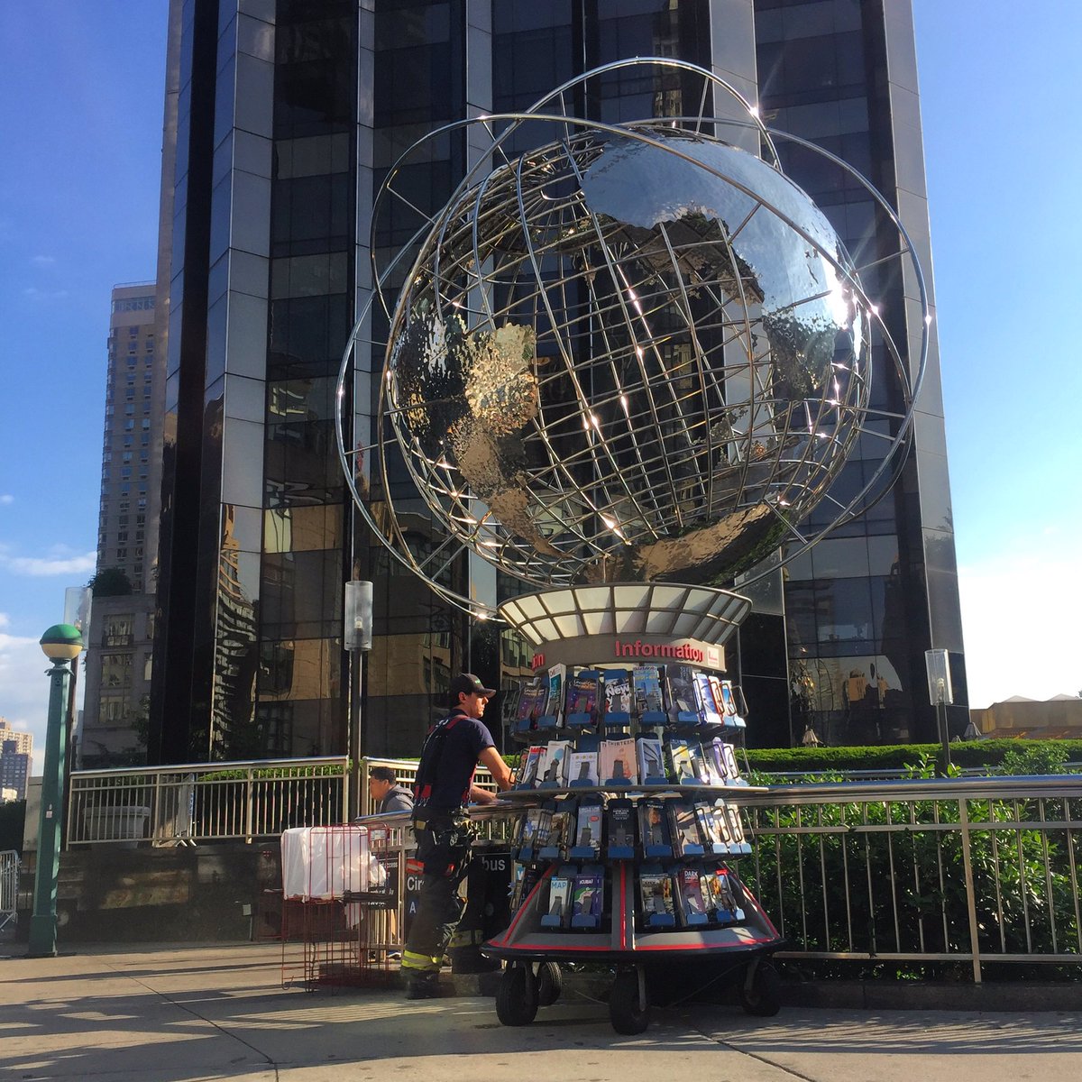 monettenewyork's tweet photo. Caught my eye #my3is . Good morning, #NYC ! β€π#Keeplovingandsmiling #iloveny #newyorkcity #newyork #nofilter https://t.co/4HsiaNpybE