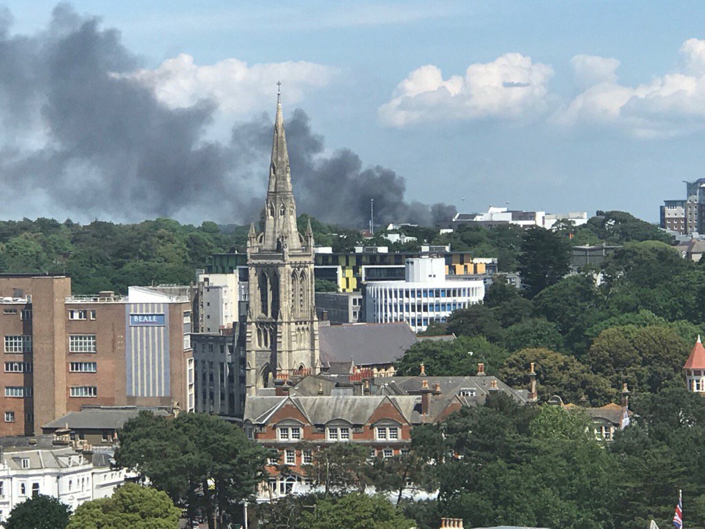 Fire crews called to large blaze in Bournemouth ITV News