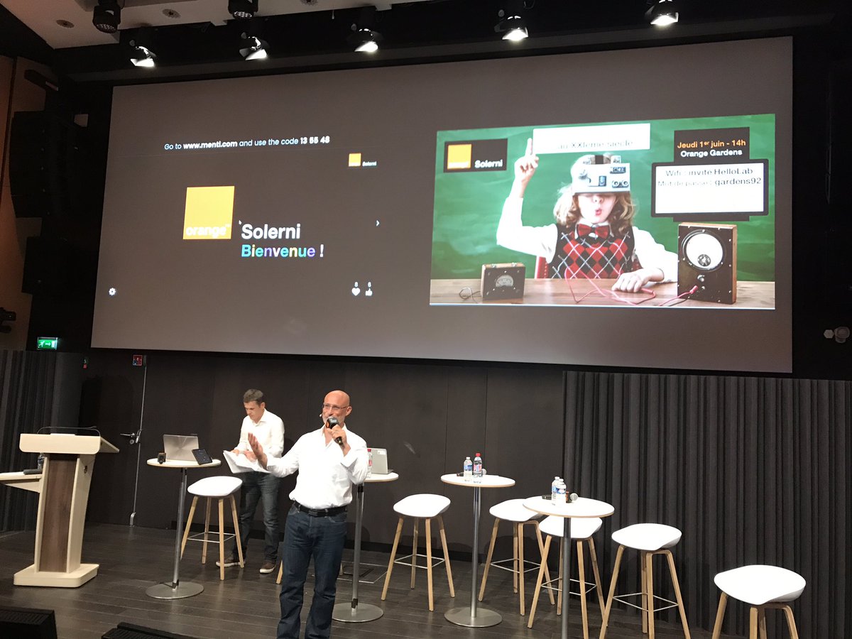 Apprendre au XXIème siècle. #solerni fait le show sur la Grande Scène d'#orangegarden . #MOOC #education