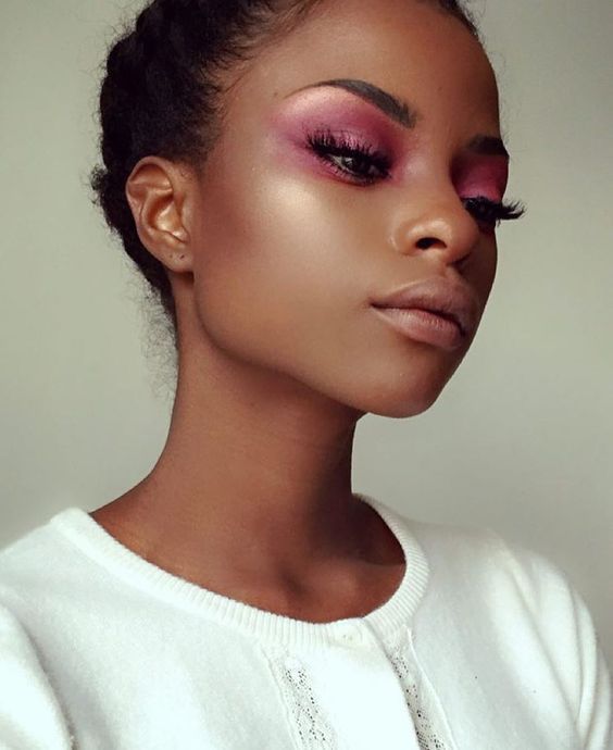 gtothevieve's tweet photo. things i love thursday: gimme all da burgundy makeup looks https://t.co/bAKlAdPgf6 https://t.co/o702Z0VeGq