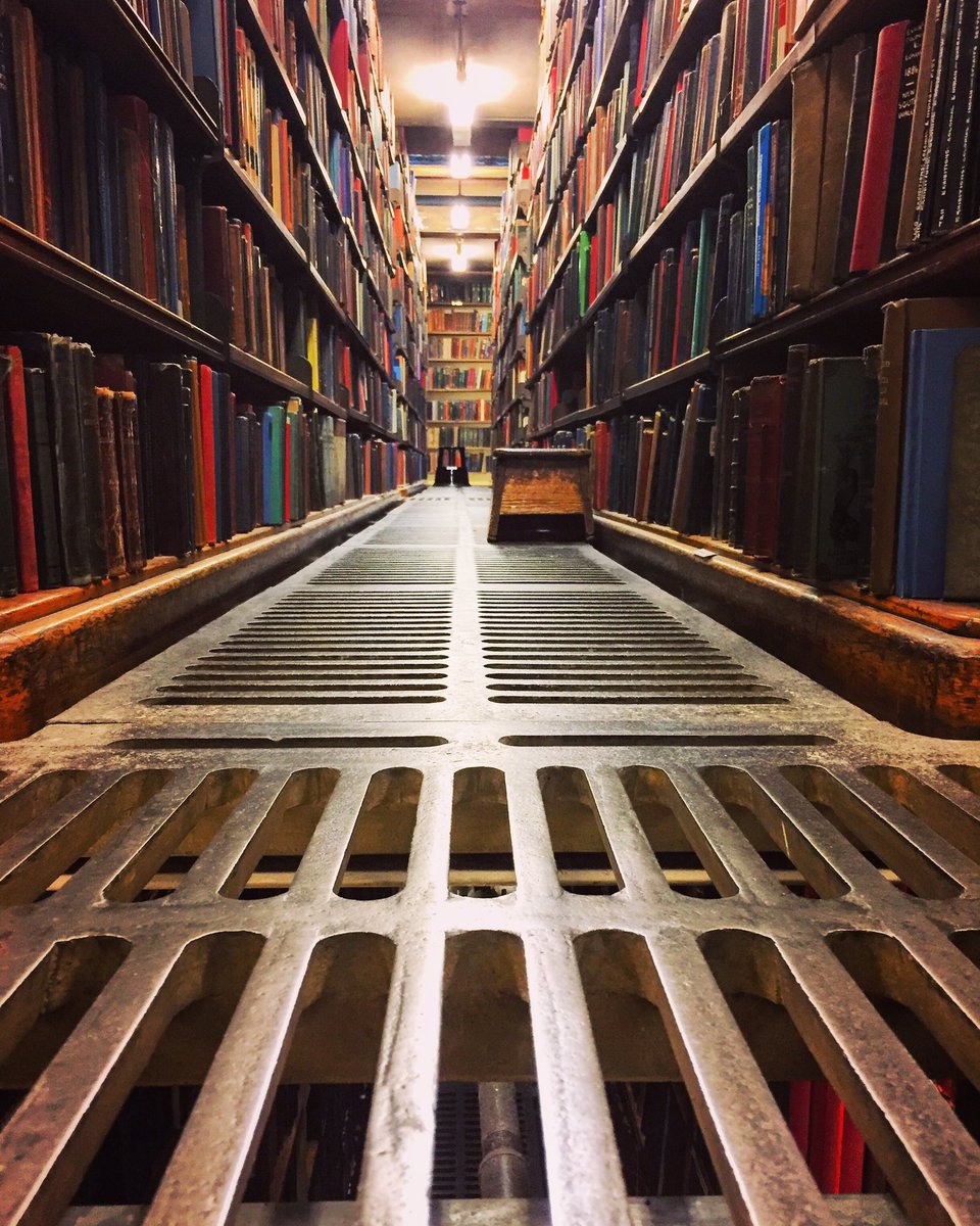 5ftinf's tweet photo. Here's my new blog post about joining the amazing @TheLondonLib
https://t.co/GV8yCjRIuz
#mystjames @stjameslondon https://t.co/SXaTZv0qEo