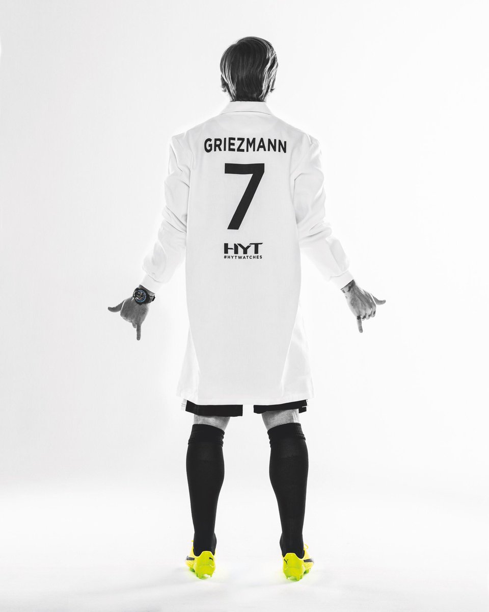 AntoGriezmann's tweet photo. Après avoir acheté ma H1 DLC, je suis maintenant fier d’être le nouvel ambassadeur de cette marque horlogère innovante @HYTWatches 🤙 https://t.co/mtfuc3Gmvq