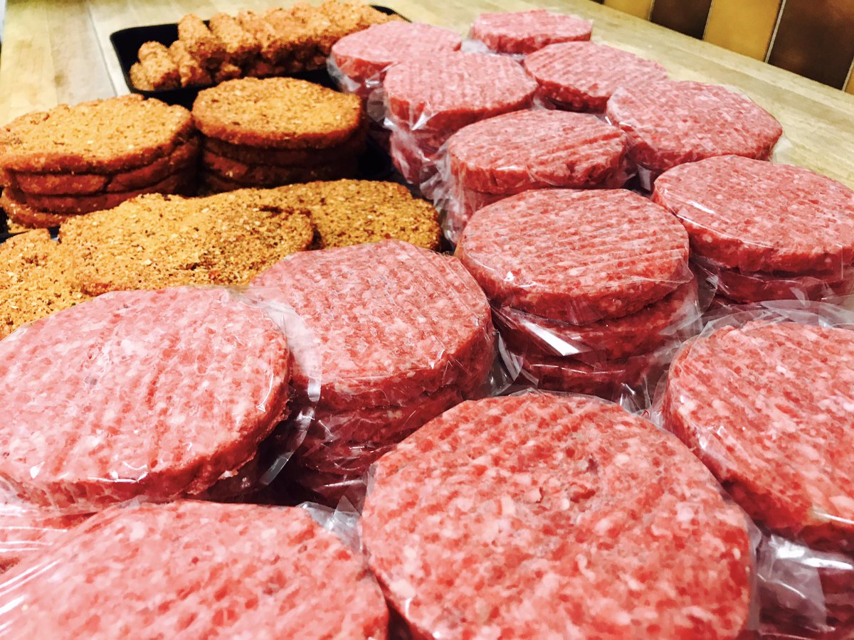 Wheildons's tweet photo. Our Classic range of 4oz #Beef #MintedLamb #Burgers #PepperedBurgers & #MiniKebabs go down nicely on the #BBQ #didsburyπ https://t.co/ltn6mreSGc