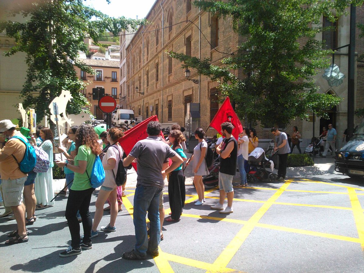 CSE_granada's tweet photo. Hoy hemos estado apoyando la movilización del PDI universitario andaluz #PromocionViaAcreditacion Docentes y estudiantes, unidas y adelante! https://t.co/xXPQLtIW3R