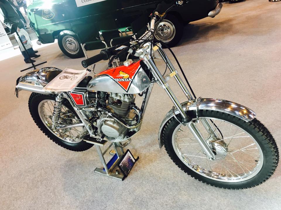 ClassicBikesNEC's tweet photo. #ThrowbackThursday Last year at the Classic Motorbike Show we celebrated Heroes and Heroines. https://t.co/kZ0MBtBDjf https://t.co/FZ0iKViYuY