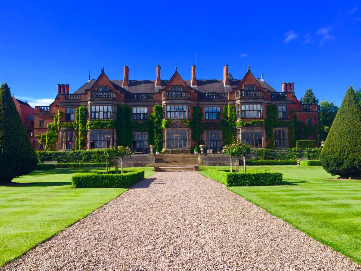 The stunning @HoarCrossHall yesterday. Thank u for an amazing time, review on the blog soon  #spabreak #henparty #bluesky