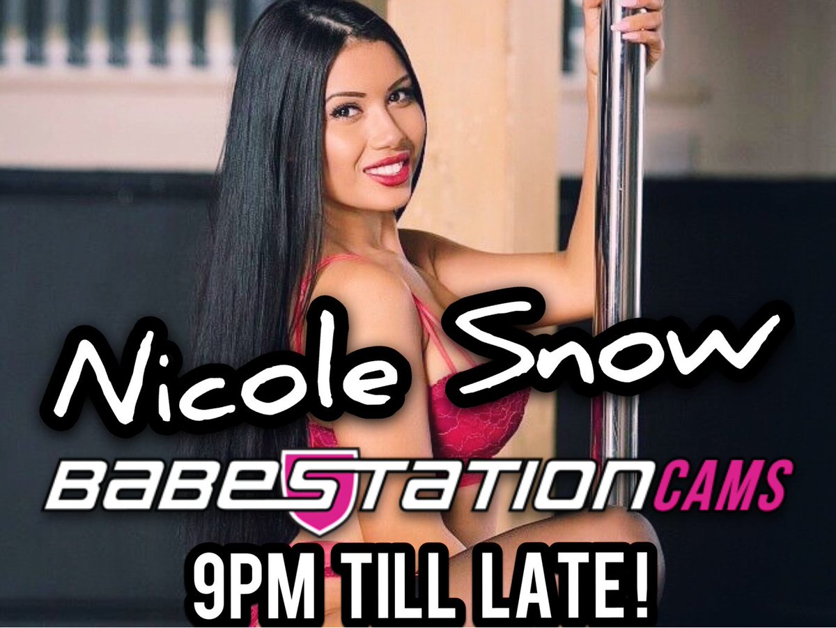 ⚠️ALERT! Look who's logging in tonight! The very horny @nicolesnowxo 😝 will be on https://t.co/QL3uLDpJ7A tonight from 9PM till Late! 👩‍💻 https://t.co/fPk71l8IAX