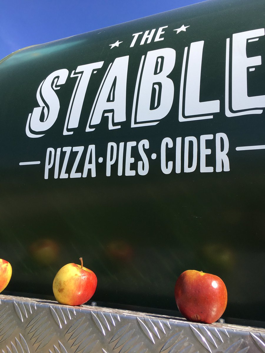 _TheFlagonWagon's tweet photo. The sun is shining here at Bath &amp; West, come and find us if you're here! #thestable #cideronwheels #flagonwagon #rapscallion #cidermaster https://t.co/InY40Ye8uB