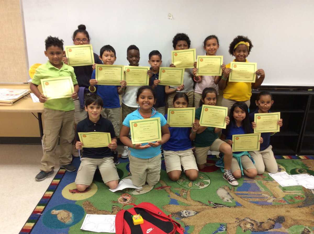 grade2pse's tweet photo. Citizenship awards! @ParksideProud https://t.co/yETZjPeGHO