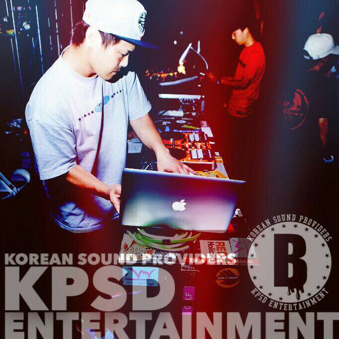 【DJ発表➀】
前回に引き続きDJをして頂きます🌈福岡のイベントには欠かせないこの方、、VDJ T-BORN✨✨今回も昔の曲から最新曲までVDJで楽しませてくれますよ🎶