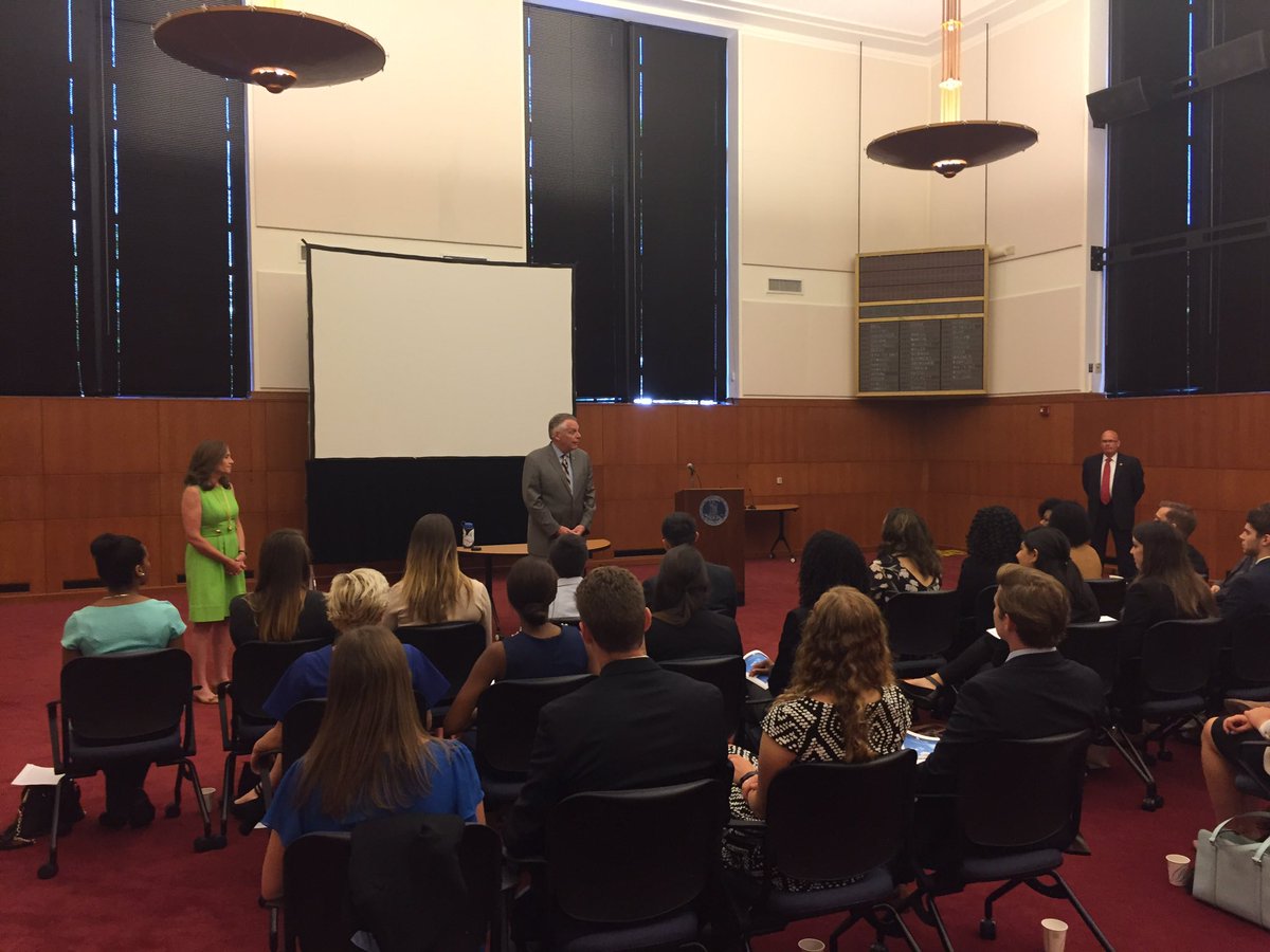 TerryMcAuliffe's tweet photo. Welcome to day one of the greatest Governor's fellows program! @DSMcAuliffe #OnlyInVA https://t.co/jIw2TIjSUy