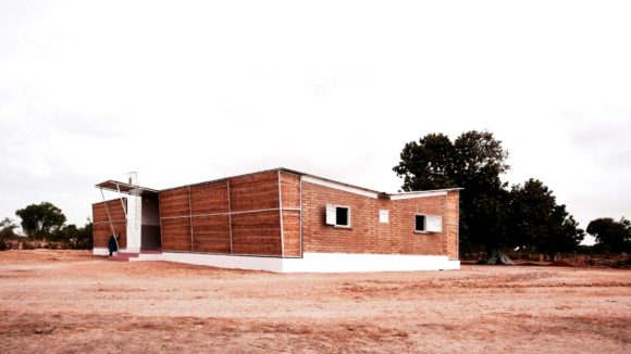 Onuitalia's tweet photo. From #Venice to Keur Baker: #H2OS, an anti-desertification eco-village, rises in #Senegal https://t.co/7DwYsUOD2y @tamassociati @marioafrica https://t.co/ziSGM4QYFK