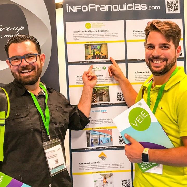 VEIE_Emocional's tweet photo. Avui al #BizBarcelona17 amb @alexandreMaset i Alex Ridriguez! #veie #inteligenciaemocional https://t.co/UYUmcmZoiv