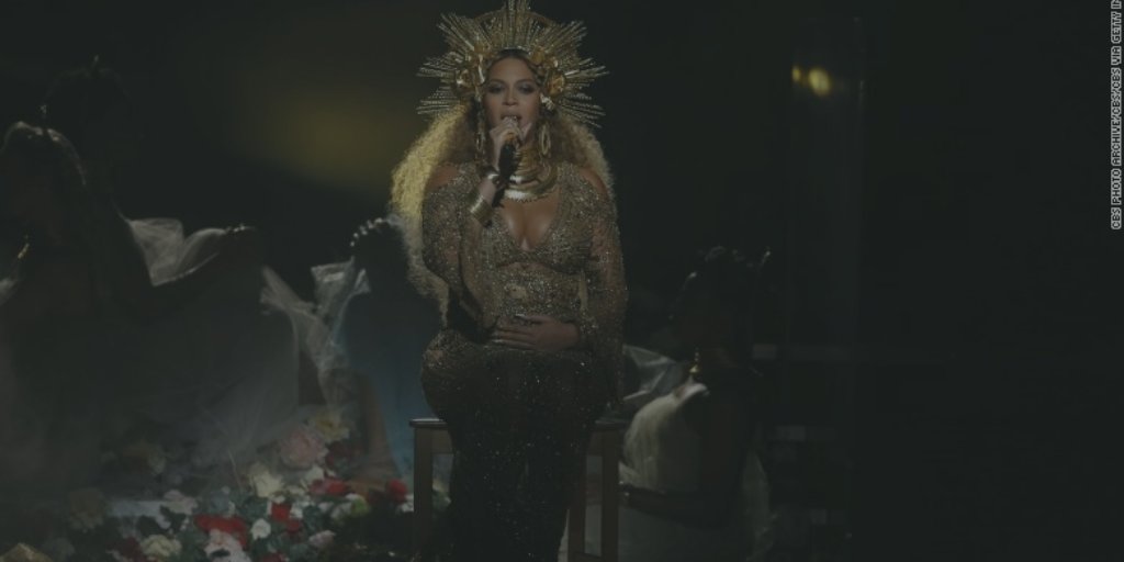 midijom's tweet photo. 5 #times #Beyonce has been influenced by Nigerian #culture https://t.co/E0pNyvPb8C #pregnancy #Carterpushparty #QueenBey #Nigeria #FelaKuti https://t.co/fzxXA35uqb