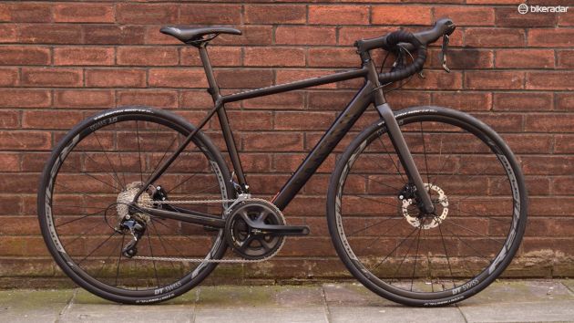 canyon_bikes's tweet photo. These disk brakes will let you stop on a dime! Check out the newly equipped #CanyonEndurace AL Disc. https://t.co/ylsFgNYxYo | 📷 @bikeradar https://t.co/qwqjmlvE1u