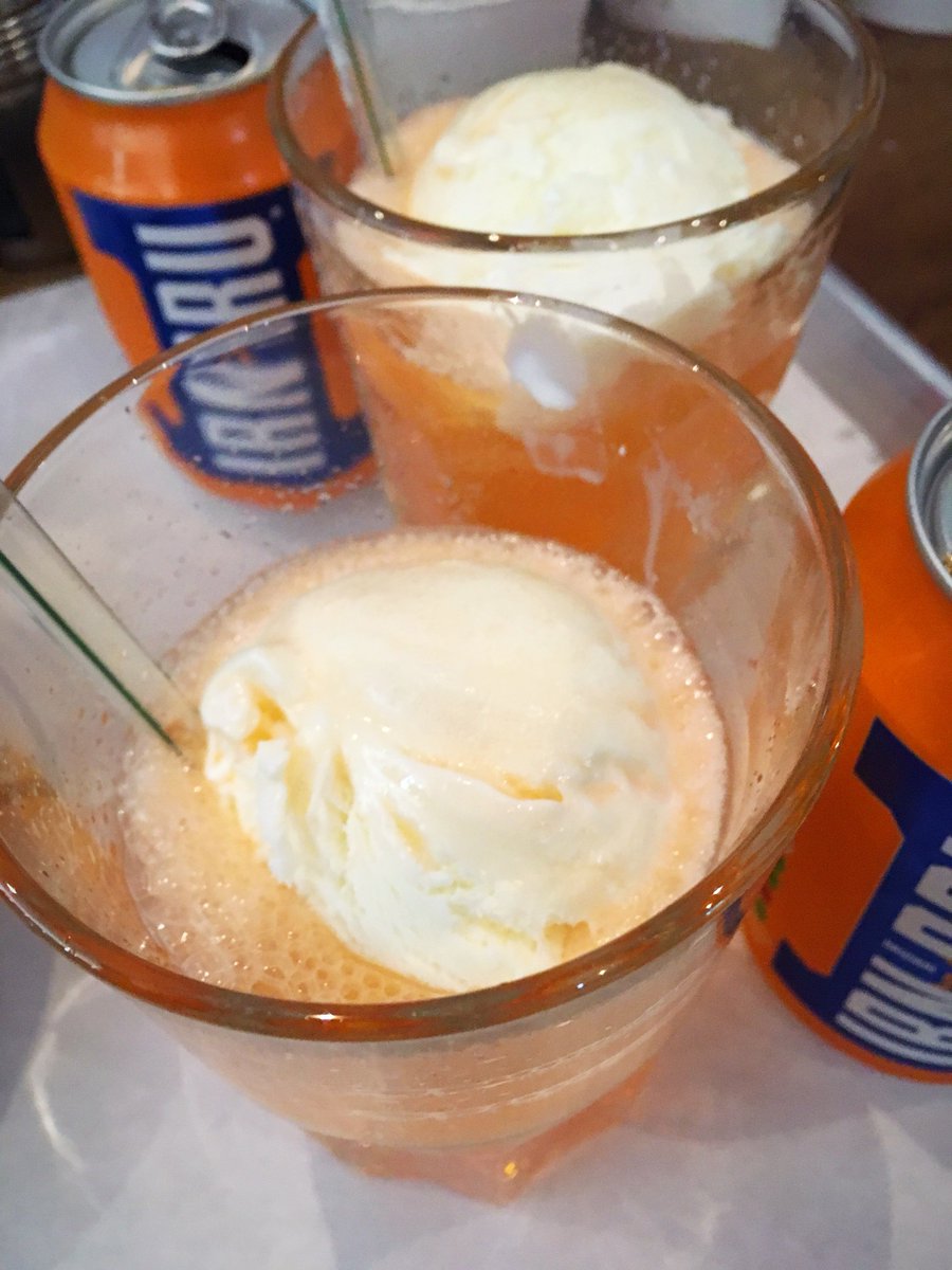 ReekiesBBQ's tweet photo. We love an Irn Bru Float here at Reekie's!!!
#scottishbbq #irnbru #irnbrufloat #throwback https://t.co/UR2nh2xN3V