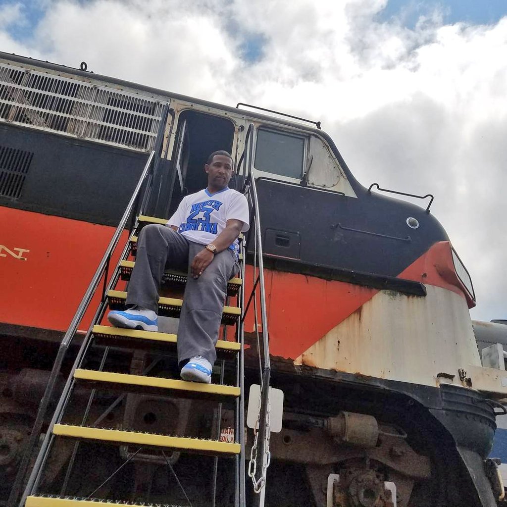 ShinTakuma77's tweet photo. Me in my element of train history
#deb4 #blessed #godyoufunny https://t.co/cgsySSesBw