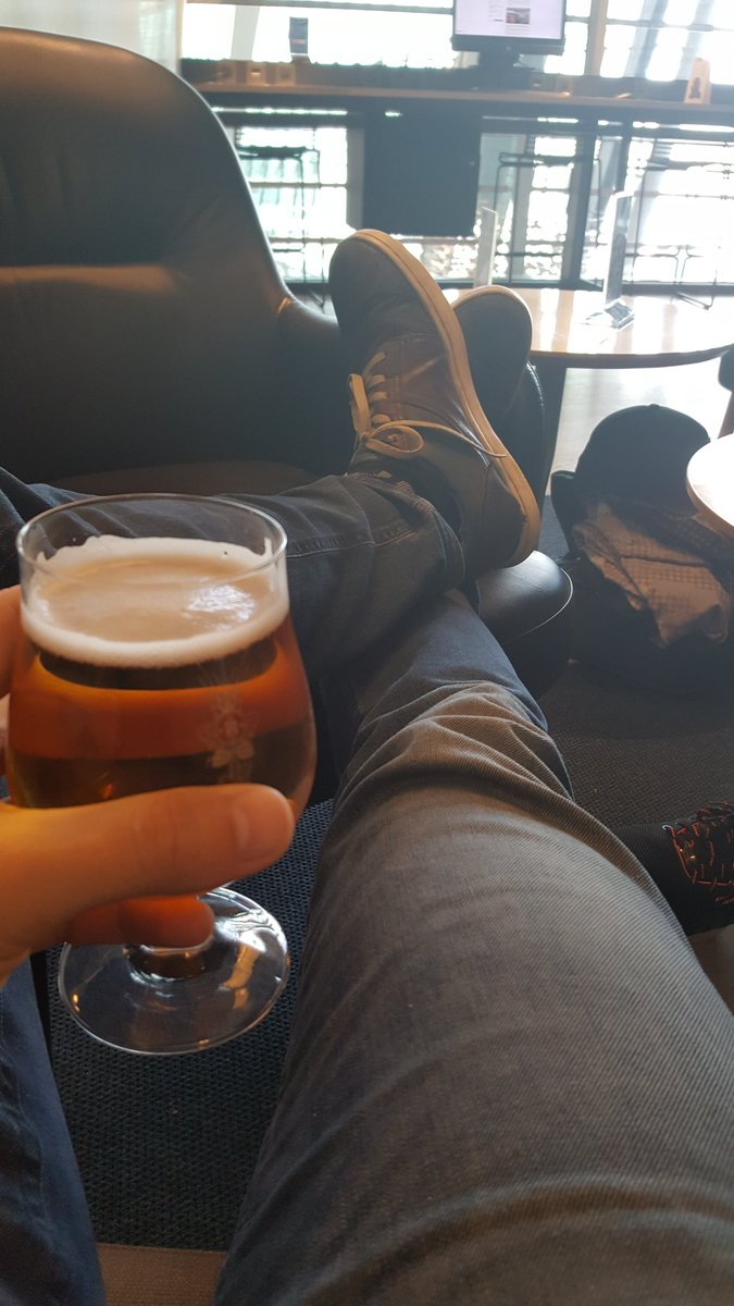 Flight delayed by 7 hours, but the lounge have an open bar. #MoreIsMore