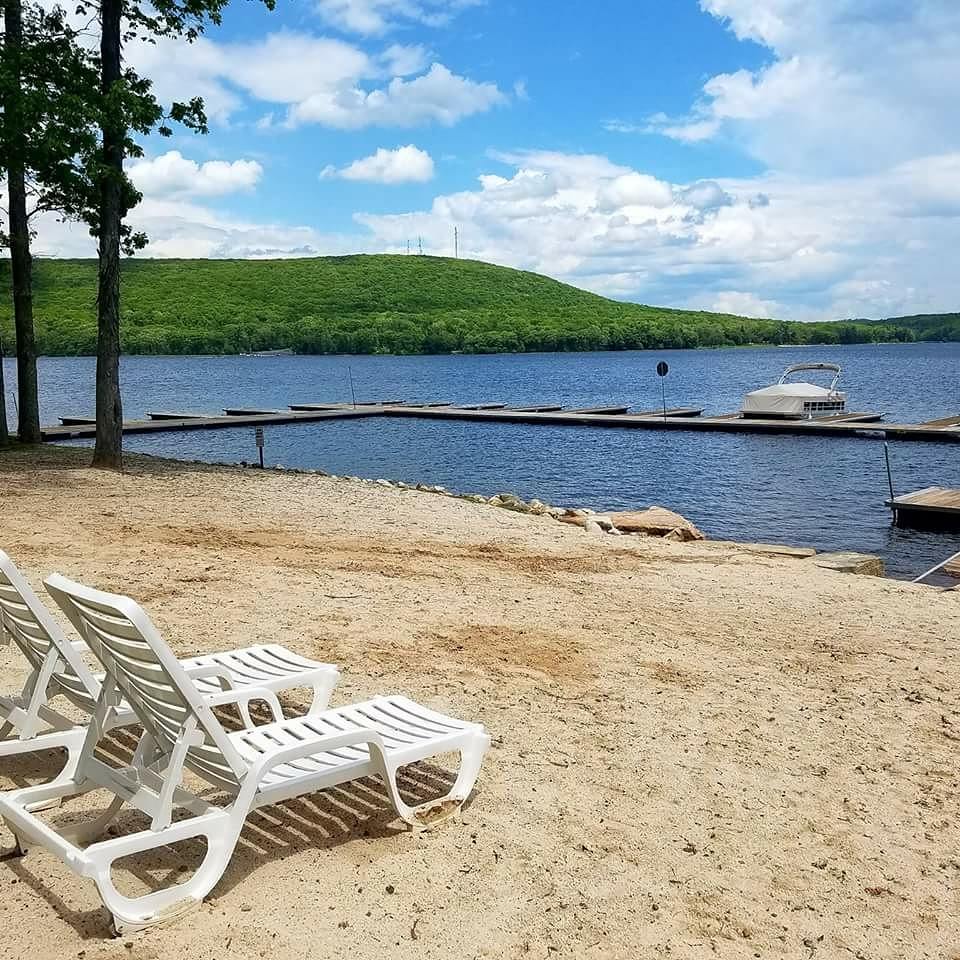 Will O' the Wisp Resort offers lakefront condos, indoor pool, game room &amp; a sandy beach on Deep Creek Lake! willothewisp.com