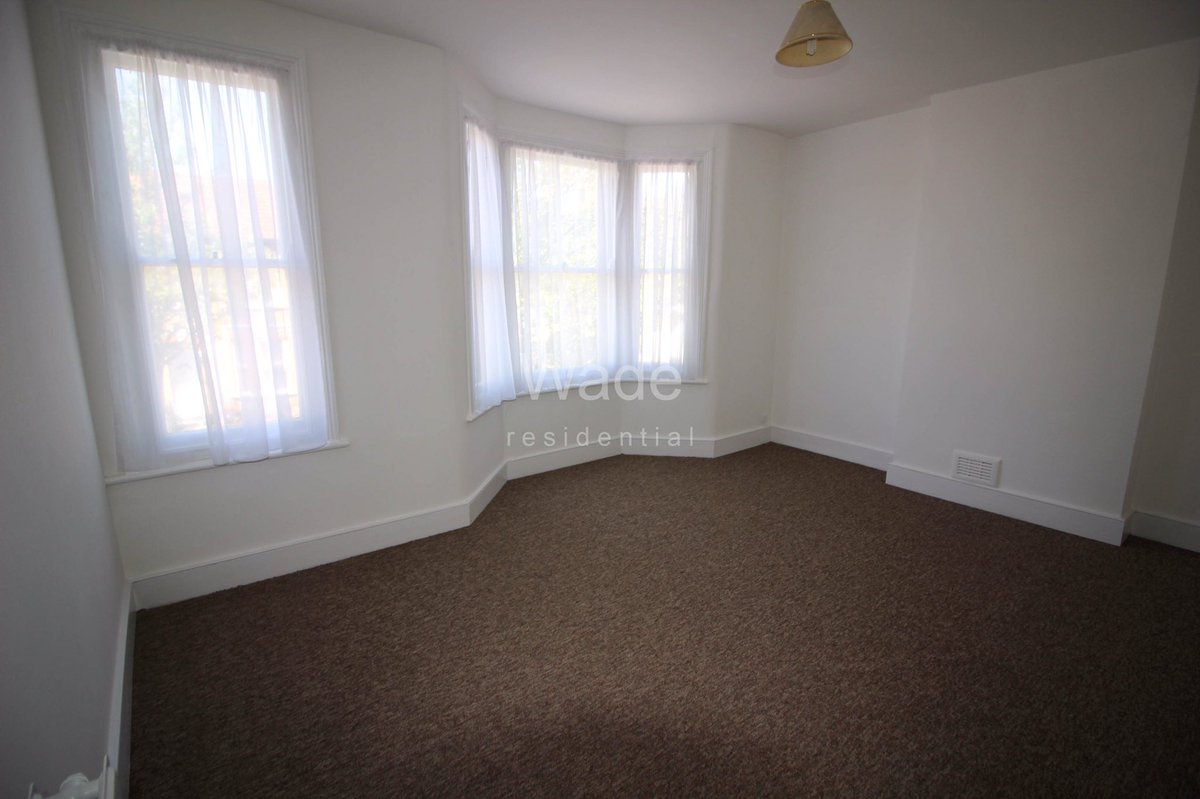 waderesidential's tweet photo. Recently refurbished 3 bedroom house in Ilford to let, see more here >> https://t.co/2GXOnacbQf #property #Ilford #house #rent #tolet #new https://t.co/QTLi56sYs3