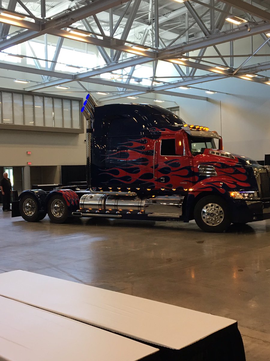 NiagaraFallsComicCon tweet media