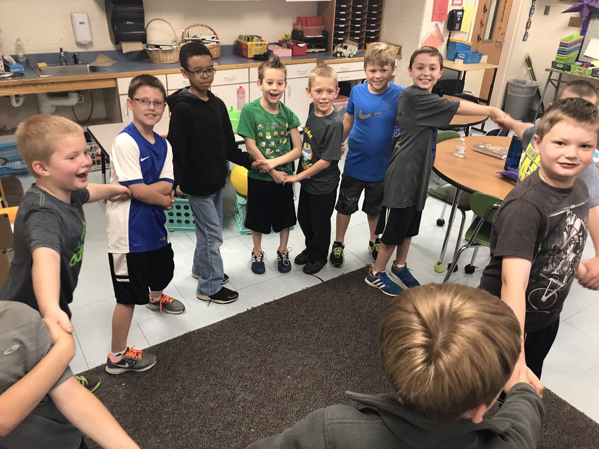 borio29's tweet photo. Team fun with human knots. #ellingcen #cooperation https://t.co/H4sdglWcje