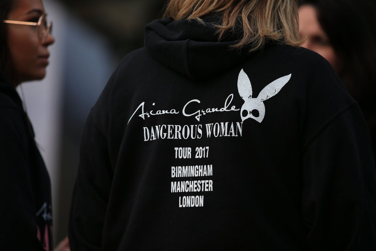 ArianaGrandeSet's tweet photo. Some of @ArianaGrande shows from the
#DangerousWomanTour in Europe were canceled. #OneLoveManchester #ArianaGrande 💖 https://t.co/hTuq5uPuyX