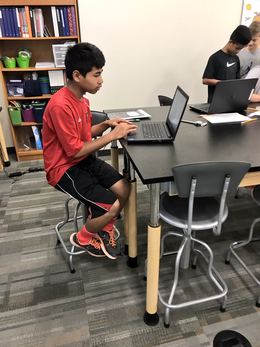 andreaholzwarth's tweet photo. Students in @Mythbadger's @StJosephSchools Summer School is designing &amp; 3D printing their own fidget spinners! #SJSDSummer https://t.co/CxF1mJJ3OX