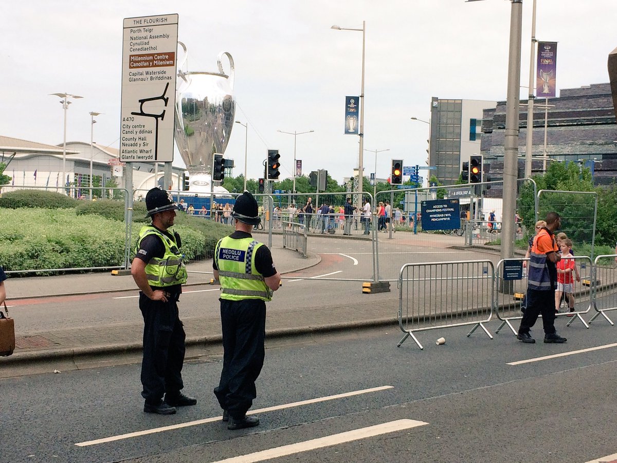 lovepizzapronto's tweet image. Any police or HM Forces personnel want a coffee and a place to rest, it's on us. Proud to help those who protect us. #veterens #Cardiffbay