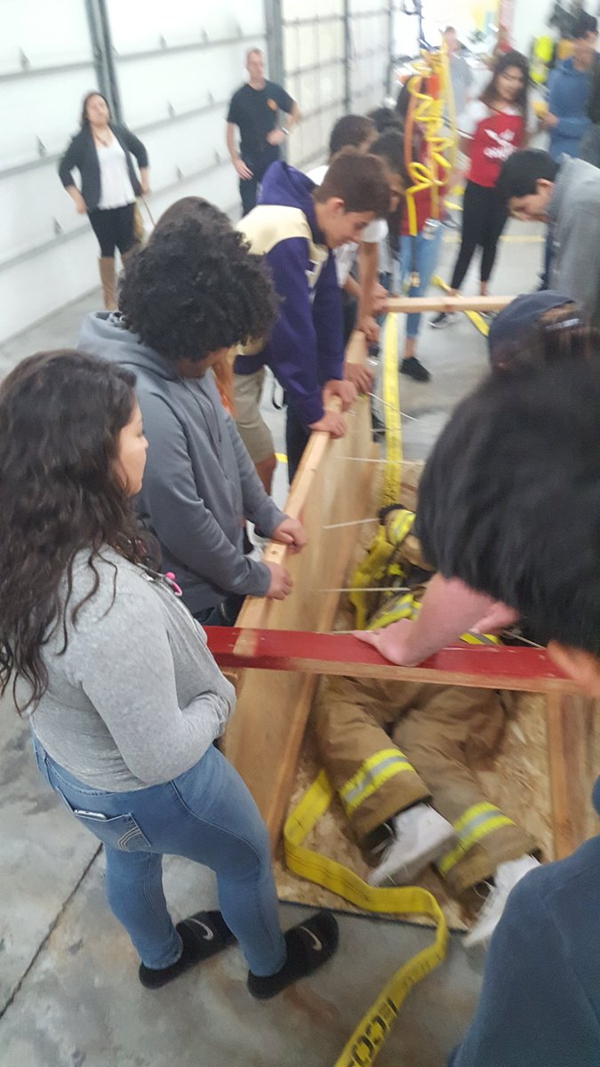 Maestro_Wilson's tweet photo. Search and rescue! #wahlukestrong https://t.co/4GYSyyx3LQ